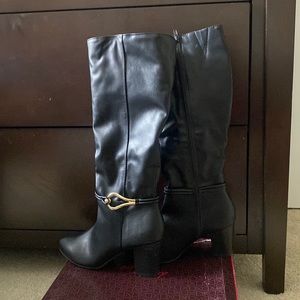 Black knee high leather boots 2-3in heel